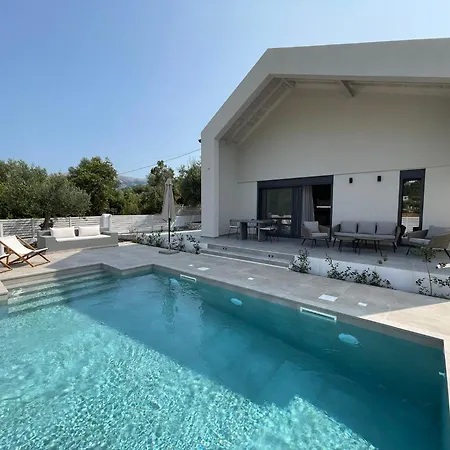 Villa Myrtia I