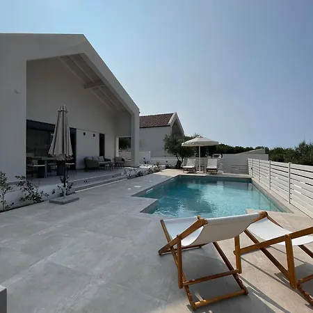 Myrtia I Villa *